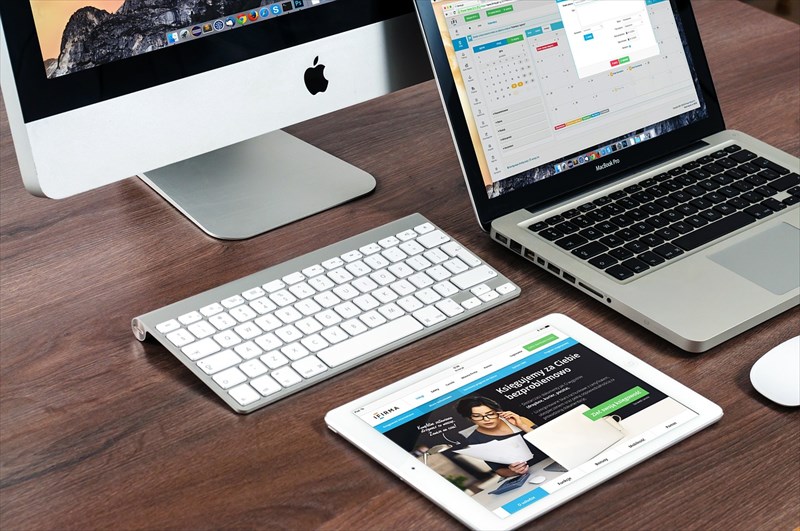 macbook-606763_1280_R
