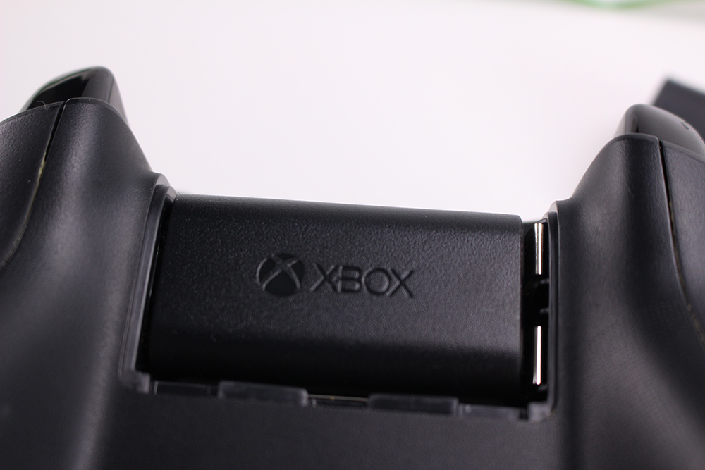 電池交換の手間から開放されるxbox One プレイ チャージ キットはおすすめ はじめてゲームpc